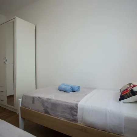 Losko Lägenhet Solin